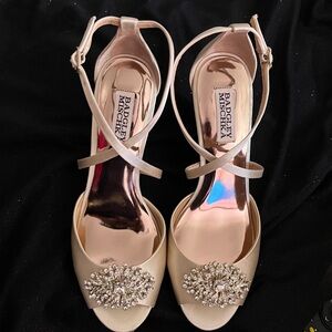 Badgley Mischka Elegant Nude Heels Size 7.5